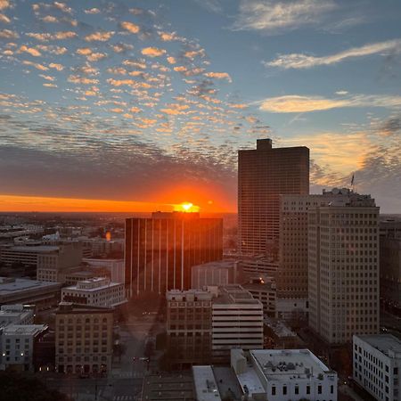 Cowboy Live, Laugh, & Loft Fort Worth 2 Bedroom Loft Downtown Buitenkant foto