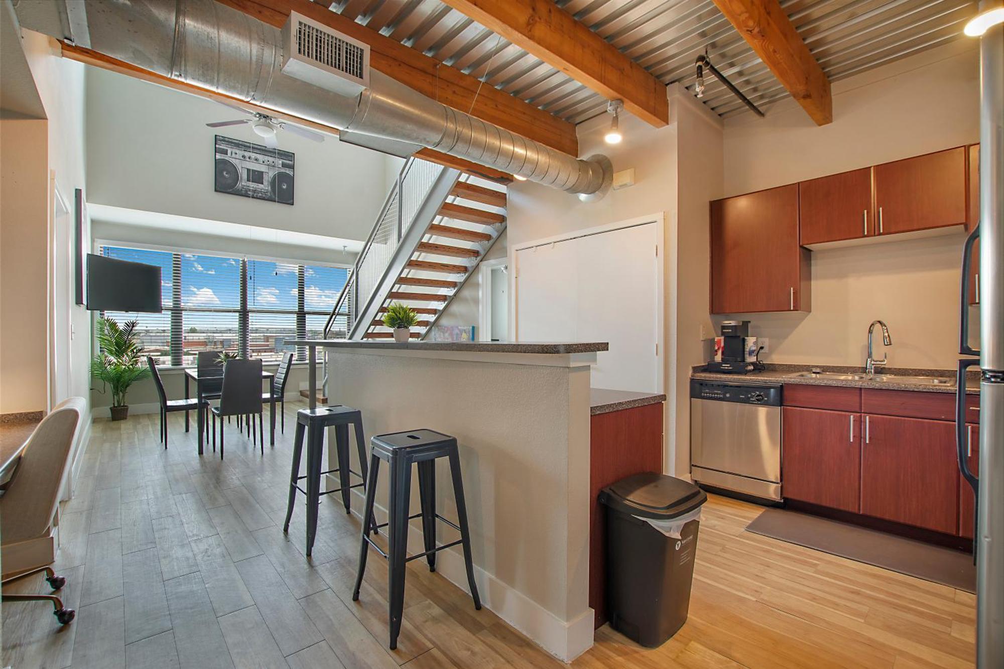 Cowboy Live, Laugh, & Loft Fort Worth 2 Bedroom Loft Downtown Buitenkant foto