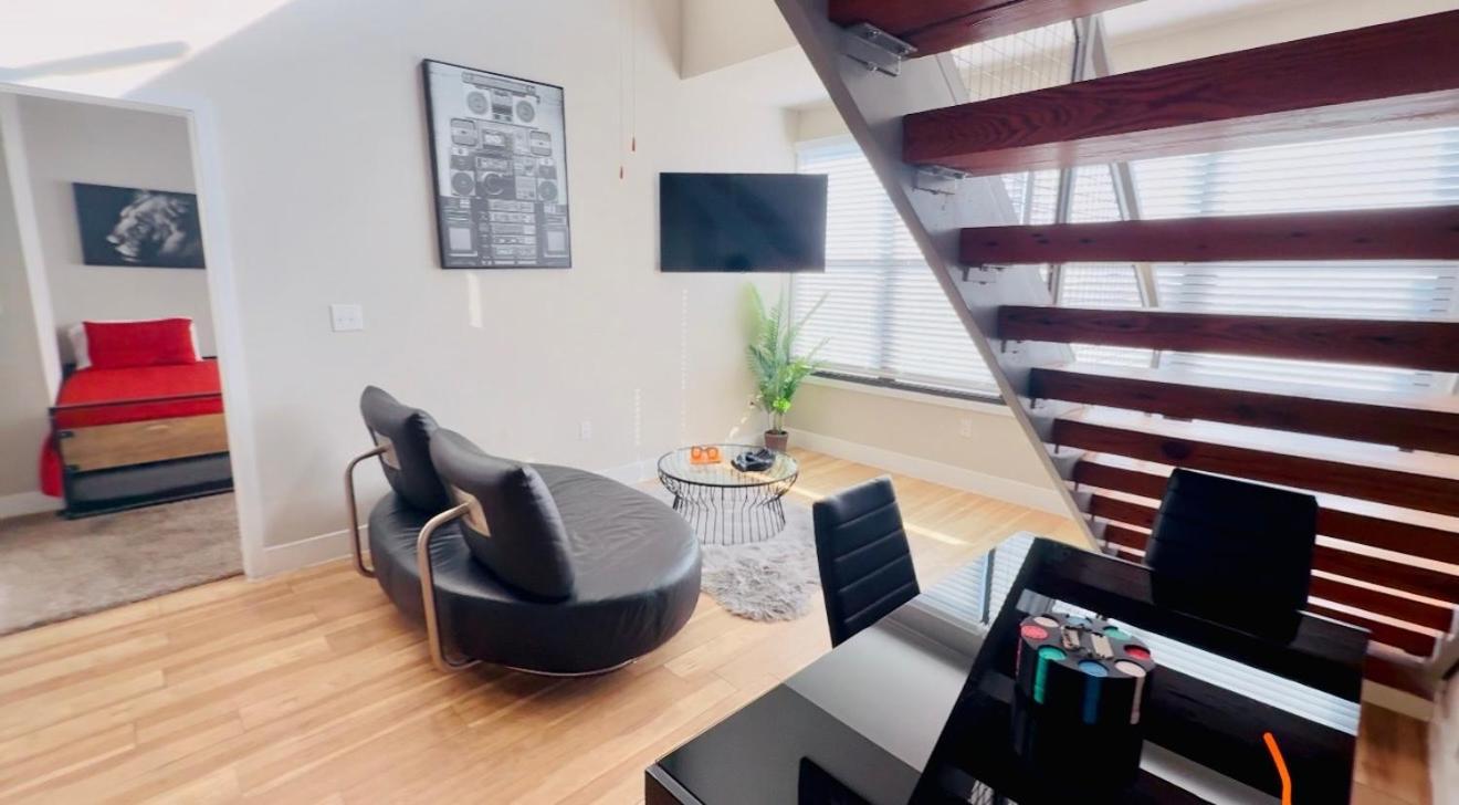 Cowboy Live, Laugh, & Loft Fort Worth 2 Bedroom Loft Downtown Buitenkant foto